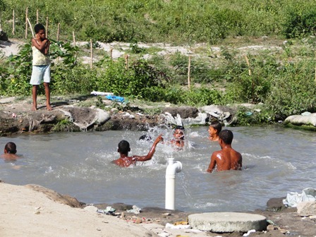 'Piscinão' no meio da avenida Airton Senna