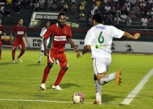 Flu empata com o Feirense e segue sem vencer no Joia