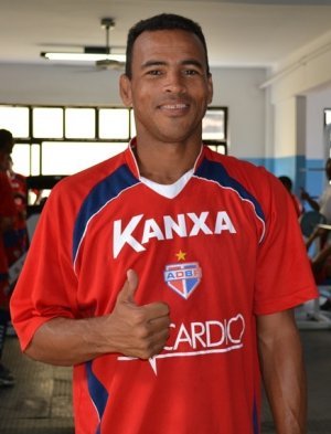 Tremendão joga para manter folga na liderança