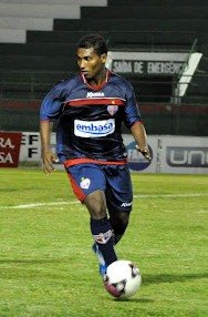 João Neto desperta interesse de times da Série A