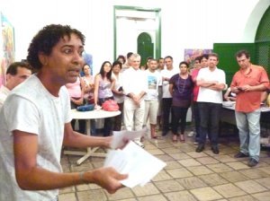 Araylton  recita 7 poemas de Brasileiro no aniversário do MAC