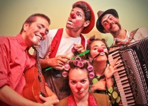 Domingo Tem Teatro recomeça no Dia dos Pais
