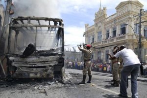 Ronaldo fala em  BRT para apagar o fogo da crise nos transportes de Feira