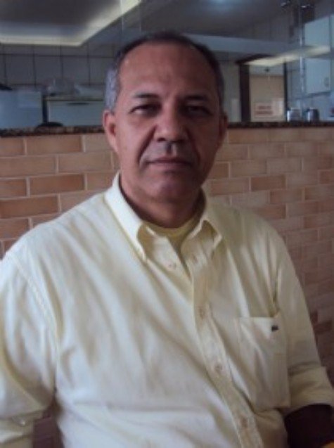 Radialista Carlos Geilson inaugura comitê 