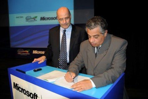 Prefeitura assina convênio com a Microsoft 