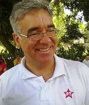 Zé Neto diz que Ronaldo tem que dar mais de 200 mil votos a Serra em Feira